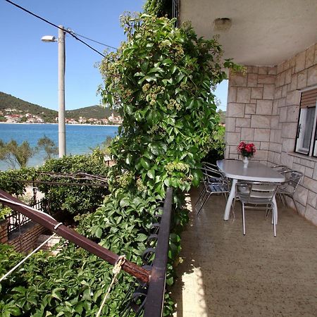 Apartments By The Sea Vinisce, Trogir - 4892 Exterior foto