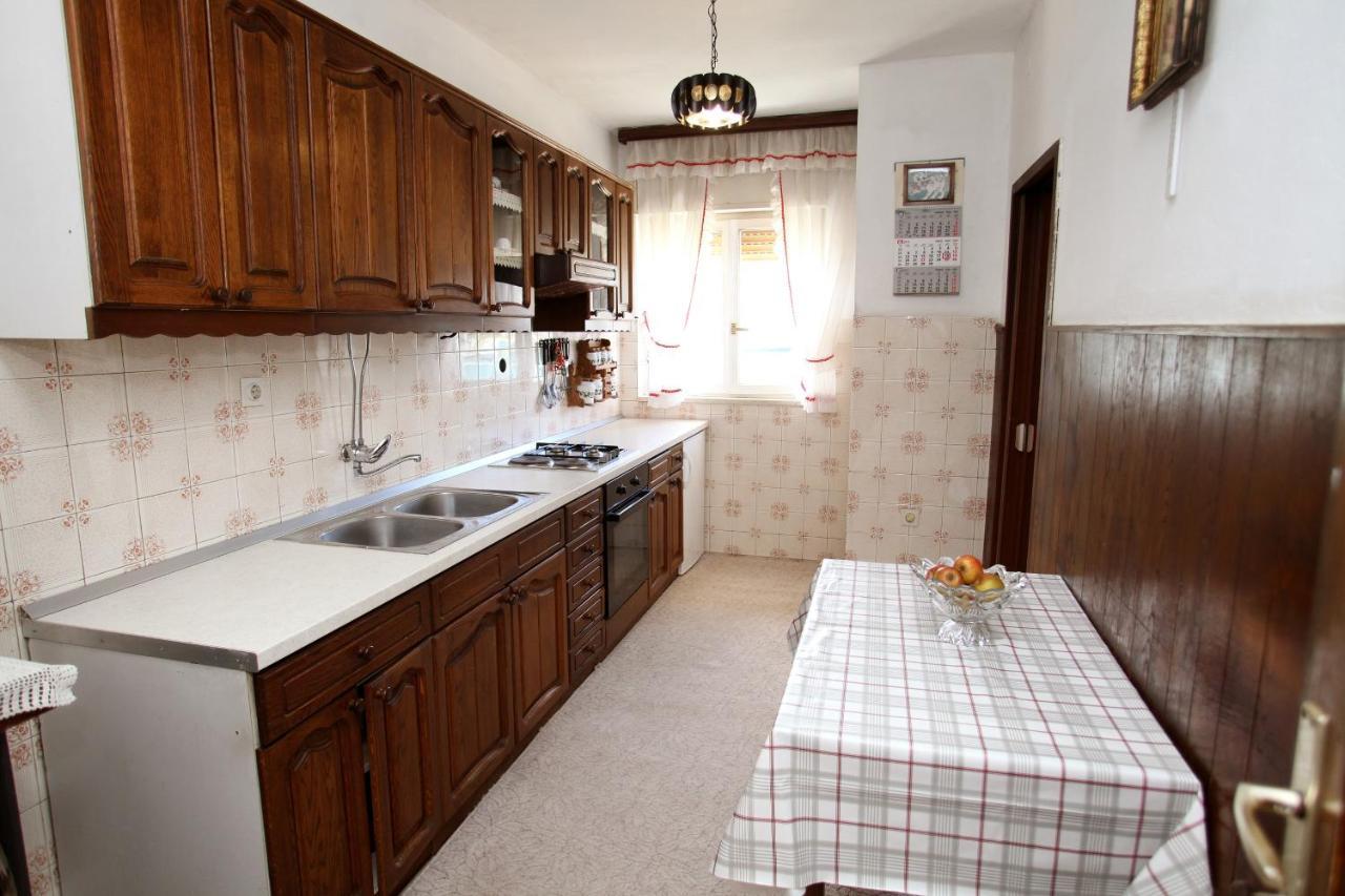 Apartments By The Sea Vinisce, Trogir - 4892 Exterior foto