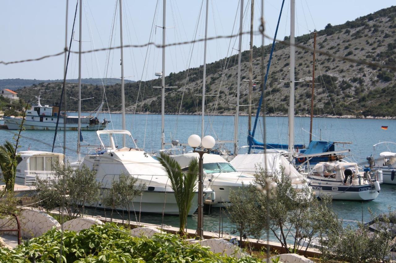 Apartments By The Sea Vinisce, Trogir - 4892 Exterior foto