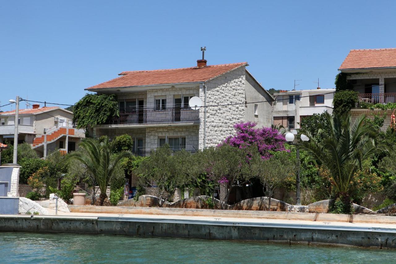 Apartments By The Sea Vinisce, Trogir - 4892 Exterior foto