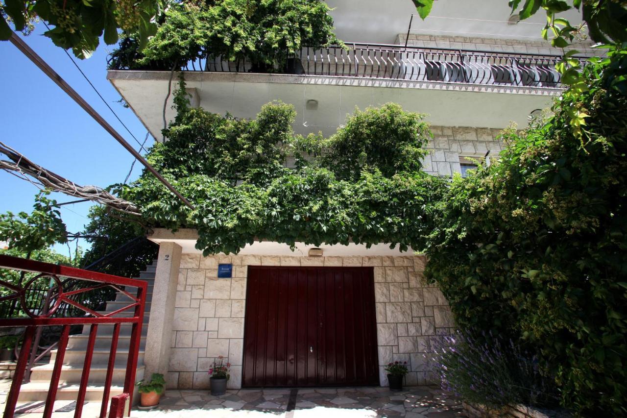 Apartments By The Sea Vinisce, Trogir - 4892 Exterior foto